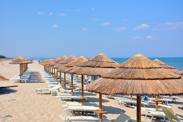 Sonnenschirme am Strand