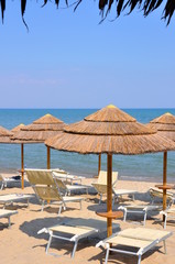 Sonnenschirme am Strand
