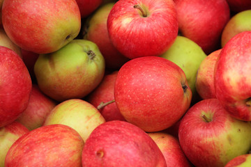 Red apples