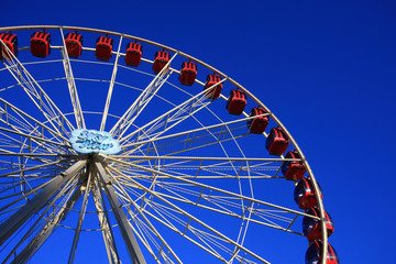 Ferris Wheel Theme Park Ride - 16692590
