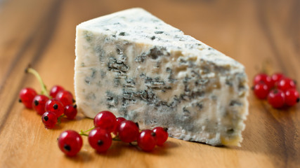 Blue Cheese with red currant