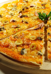 Seafood Pizza