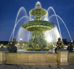 Foto op Aluminium Paris: Fountain at the Place de la Concorde at night © Isaxar