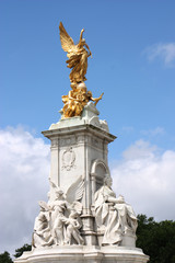 Fototapeta na wymiar Queen Victoria pomnik