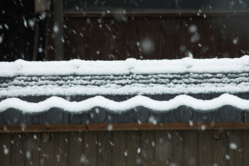 雪と瓦