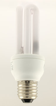 ampoule basse consommation &agrave; vis