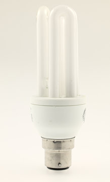 ampoule basse consommation &agrave; ba&iuml;onnette