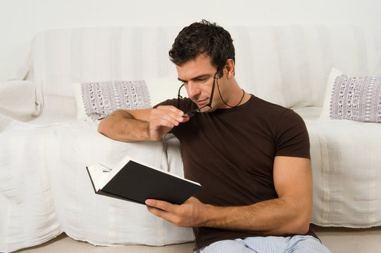 Leggere libri in relax
