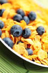 corn flakes with blueberry fruits