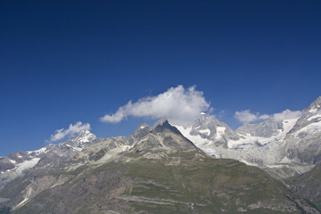 Berge in den Walliser Alpen in der Schweiz.