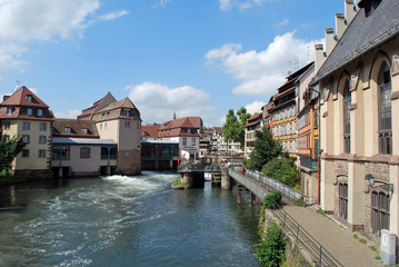 Fototapeta na wymiar Dans la Petite France de Strasbourg