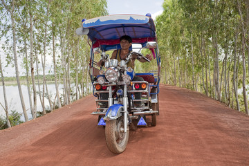 Tuk Tuk in Thailand mit Fahrer