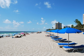Obraz premium Blue Day on the Beach