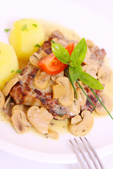 steak mit pilzen und kartoffeln