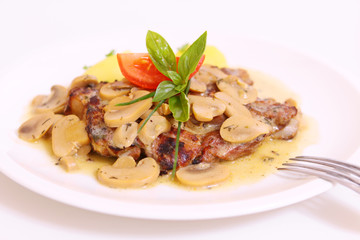 steak mit pilzen und kartoffeln