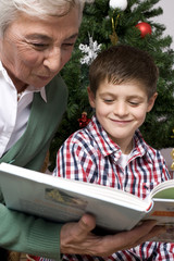 gro&szlig;mutter liest vor