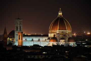 Firenze Duomo panorama notturno