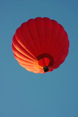 Fototapeta premium Red hot air balloon