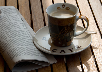 Kaffee mit Zeitung