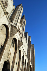 Façade du Palais des Papes à Avignon