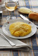 Polenta e formaggio grana padano - Antipasti del Friuli