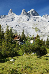 Fototapeta na wymiar Lindauerhütte z trzema wieżami