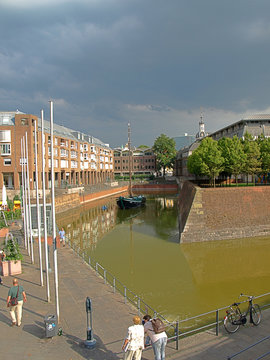 D&uuml;sseldorf - Altstadt - Rathausufer  - Hafen
