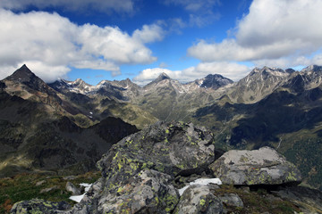 Fototapeta na wymiar Mountains in Tyrol - Berge in Tirol
