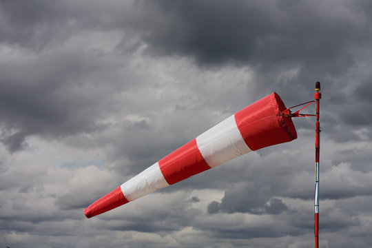 temp&ecirc;te vent fort rafale m&eacute;t&eacute;o manche air brise direction d&eacute;coll