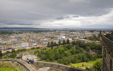 Fototapeta na wymiar City view of Edinburgh