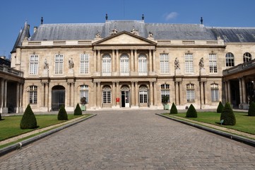 Fototapeta na wymiar National Archives w Paryżu