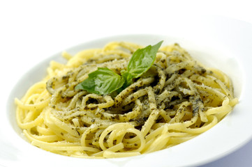 Spaghetti al pesto