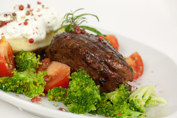 Rumpsteak-Filet Mignon mit gebackener Kartoffel