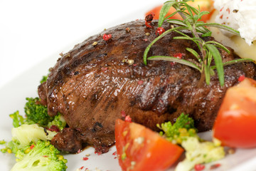 Rumpsteak-Filet Mignon mit gebackener Kartoffel