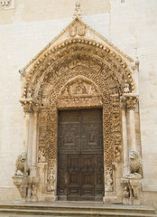 Fototapeta na wymiar Portal katedry Altamura. Puglia.