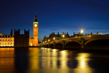 Fototapeta na wymiar Big Ben i Houses of Parliament w nocy, London, UK