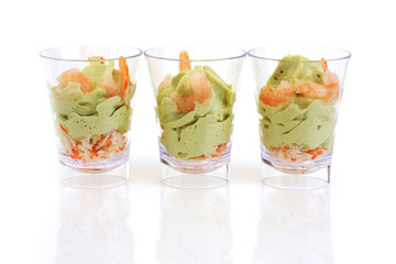 Espuma d'avocat aux crevettes et crabe