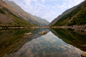 Fototapeta na wymiar Lago riflessi panorama