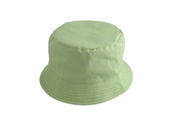 Chapeau bob vert sur fond blanc