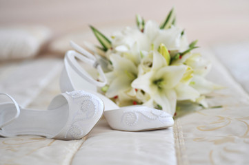 different bride accessories
