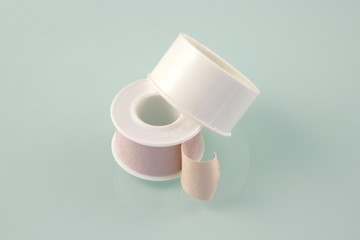 Sparadrap sur fond vert