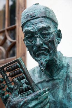 Sculptural portrait of old man