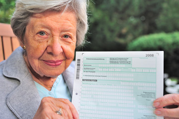 Rentnerin mit Steuererklärung III