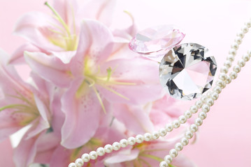 百合とパールとクリスタル