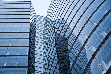 Naklejka premium Glasfassade des Uniqa Towers in Wien