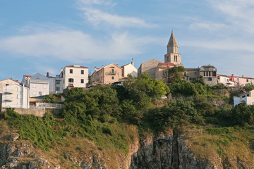Obraz premium Church and settlement in Vrbnik on island of Krk (Croatia)