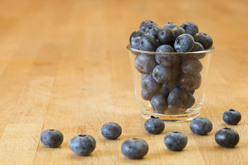 Glas mit Blaubeeren
