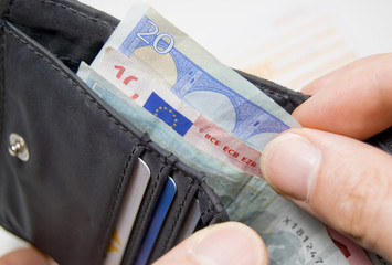Geld in einem Portemonnaie