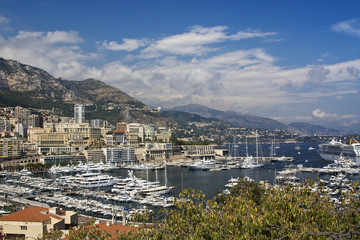Naklejka na ściany i meble Yachten im Hafen Port Hercule von Monaco