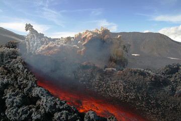 Lavakanal am Ätna 2009